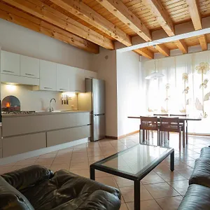 https://casa-castelnuovo-del-garda.hotelinveneto.com